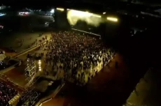  Ambulante morre após passar mal durante show do Guns N’ Roses em Campo Grande 