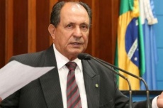  Deputado Zé Teixeira exige transparência para taxa de iluminação em Laguna Carapã 