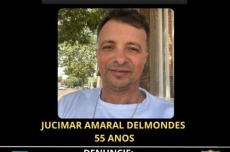  Suspeito de esfaquear mulher na frente de duas crianças é procurado pela polícia 