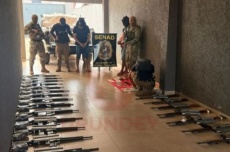  Presos na fronteira negociavam 30 fuzis com facção 