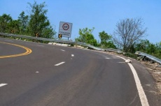  Caminhoneiro morre após veículo despencar cerca de 200 metros na Serra de Maracaju 