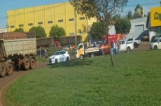  Coletora de 72 anos morre após ser atropelada por carreta em rotatória da BR-267 