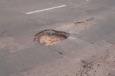  Justiça manda Prefeitura pagar R$ 60 mil a motociclista após acidente em buraco 