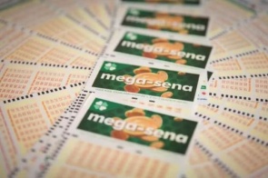 Mega-Sena pode pagar prêmio de R$ 13 milhões nesta terça