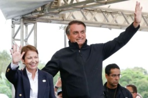 Tereza Cristina disse que se for convidada para ser vice de Flávio, irá "pensar"
