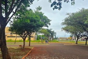 Frente fria derruba temperaturas e traz risco de chuva no fim de semana