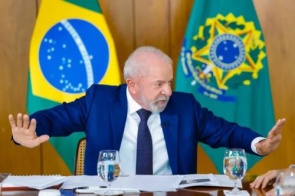Lula envia ao Congresso projeto com urgência para acabar com escala 6×1