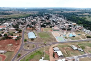 Vereadores e produtores denunciam prefeito por suspeita de manobra e superfaturamento de R$ 8,4 milhões