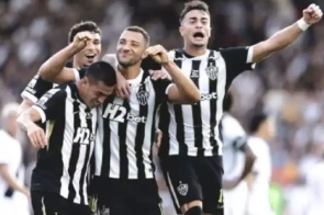 Galo vence confronto direto e afunda o Vasco no Brasileirão