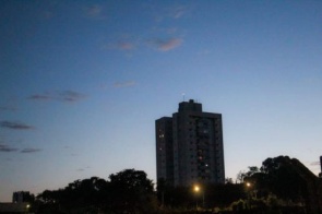 Tempo firme e seco marca quinta e sexta em MS, com máximas de até 34°C