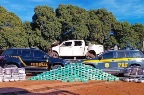 Caminhonete carregada com 270 quilos de droga capota na BR-419
