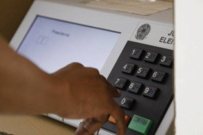 Mulheres e solteiros dominam perfil do eleitorado nas eleições em MS
