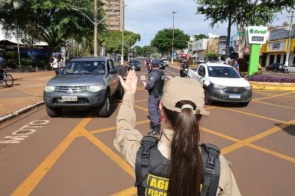 Prefeitura faz blitze educativas em homenagem ao Dia do Motorista e ao Dia do Motociclista