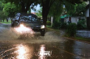 Inmet mantém Dourados em alerta para tempestade até domingo