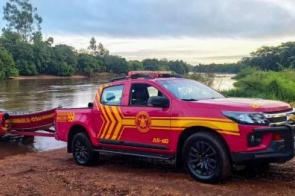 Pescador encontra corpo de homem boiando em rio