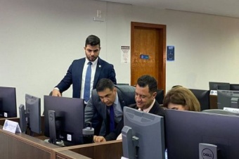  Política 