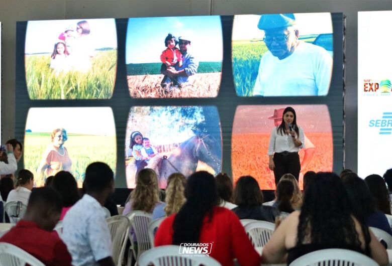 Com casa cheia, o evento "Gestão com Propósito: A Voz Delas na Sucessão do Agro" reuniu produtoras rurais e lideranças - Crédito: Clara Medeiros/Dourados News