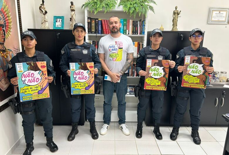 Os botons foram entregues à Guarda Municipal de Dourados e ao 3º Batalhão da Polícia Militar (3º BPM) - Crédito: Divulgação