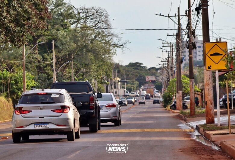 IMPOSTO Prazo para pagar licenciamento de veículos com placas finais 4 e 5 vence no dia 30 de junho 16 junho 2025 - 08h56Por Da Redação Prazo para pagamento termina dia 30 - Crédito: Clara Medeiros/Arquivo/Dourados News