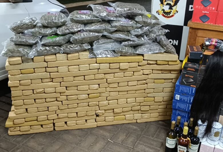 Os criminosos utilizavam o comércio ilegal de produtos como fachada para o tráfico - Crédito: Dourados News
