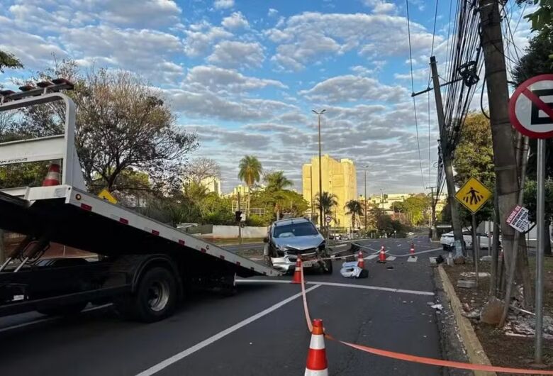 Jovem pegou carro escondido do pai e se envolveu em acidente, em Campo Grande - Crédito: Dyego Queiroz/TV Morena