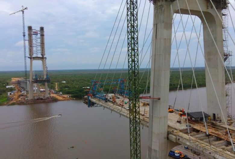Ponte binacional ligando Porto Murtinho, em MS, ao Paraguai, através de Carmelo Peralta - Crédito: Álvaro Rezende/Divulgação/Portal MS