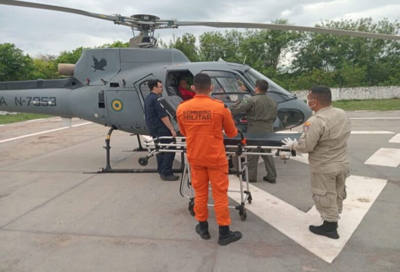 Rapaz e idosa foram levadas ao Pronto Socorro de Corumbá - Crédito: (CBMMS)