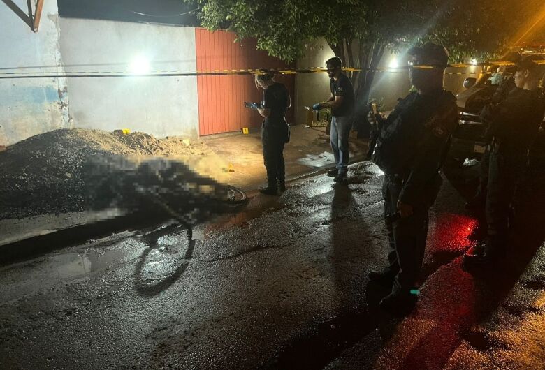 Francisco foi atingido por um tiro nas costas e outro na cabeça - Crédito: Antonino Rebeque