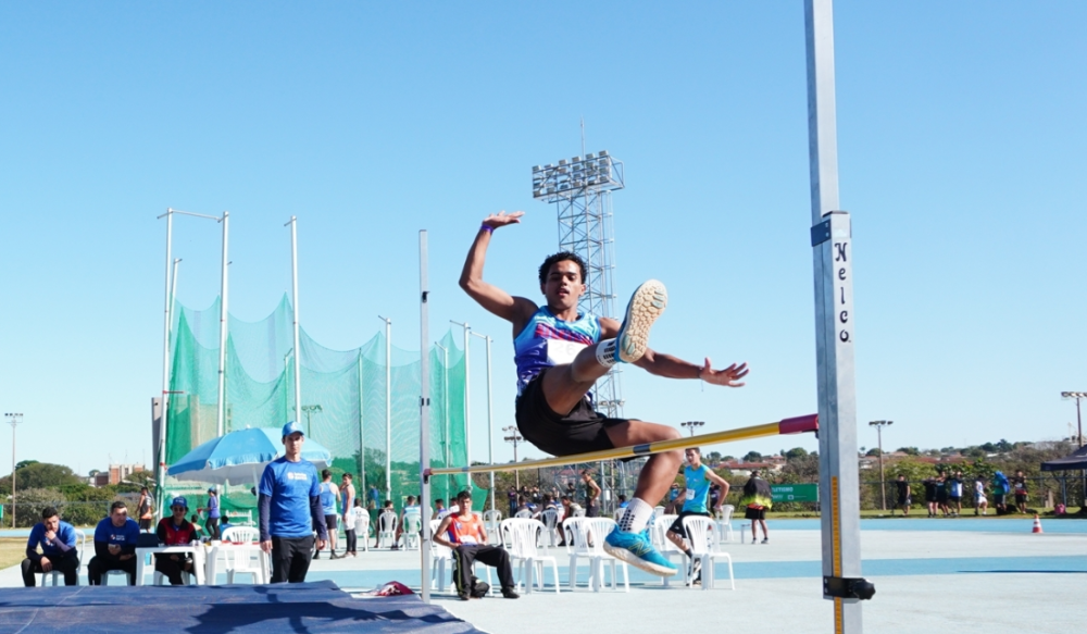 Competidor em prova de salto realizada em Campo Grande (Foto: Fundesporte)