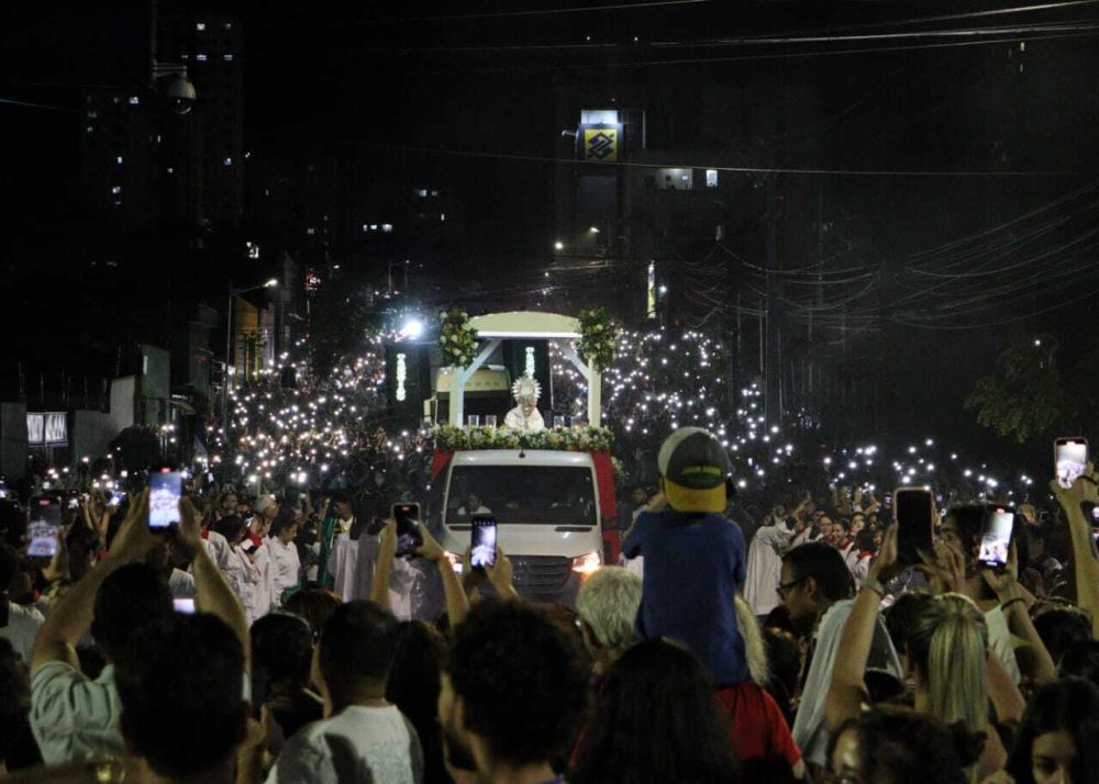 Procissão reuniu 15 mil pessoas no ano passado, segundo a organização (Foto: Osmar Veiga)