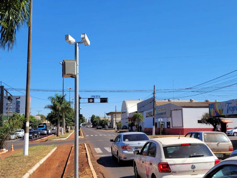 Os veículos terminados em 1, 2 e 3 devem estar regularizados até 30 de junho - Foto: Flávio Verão