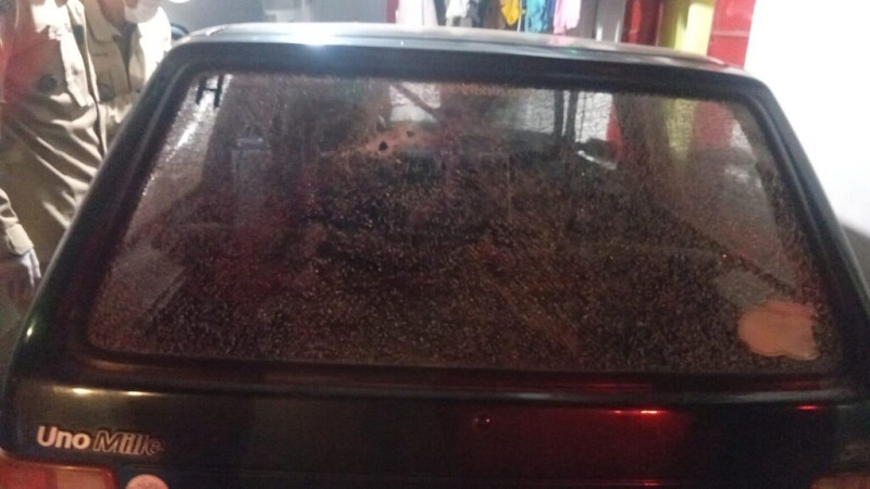 O ataque aconteceu quando as vítimas estavam em um Fiat Uno - Foto: Divulgação
